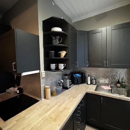 Fin Og Sentral Midt Pa A Kiellandsplass