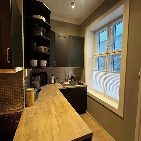 Fin Og Sentral Midt Pa A Kiellandsplass